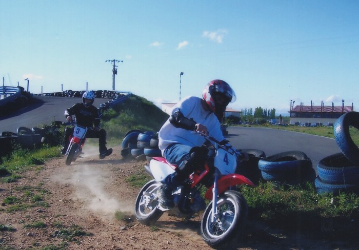 Piste de mini bikes chez sun karting